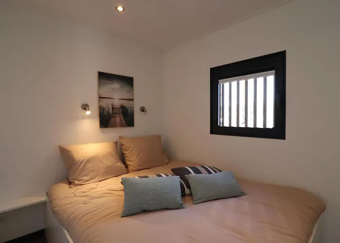 Spend The Night On The Water In Lemmer